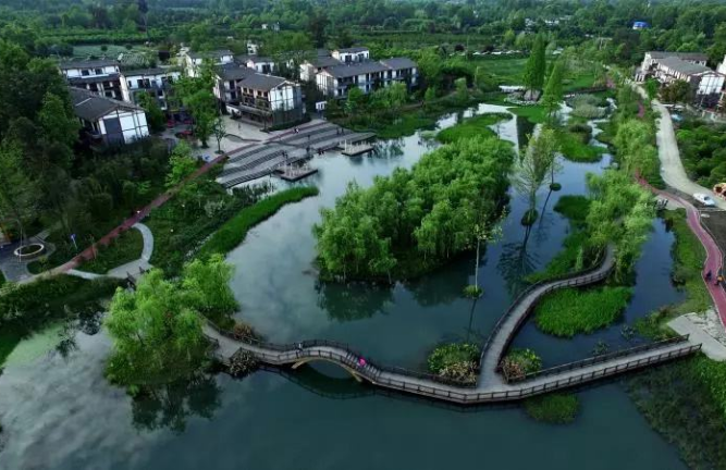 成都田園綜合體與鄉(xiāng)村發(fā)展關(guān)系研究